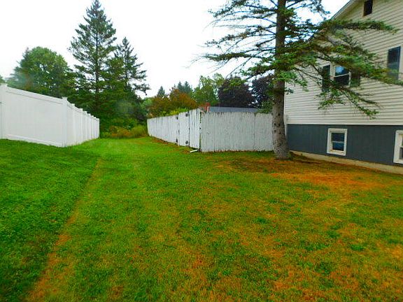3rd image of 22 Mountainview Drive