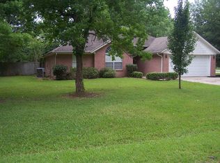 202 Texas St, Huntington, TX 75949