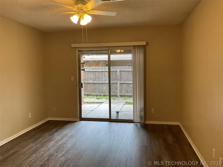 3228 S Lakewood Ave — Photo 13