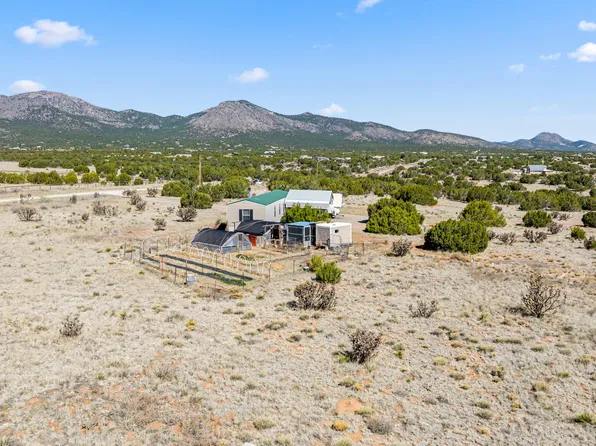 78 Drake Rd, Edgewood, NM 87015