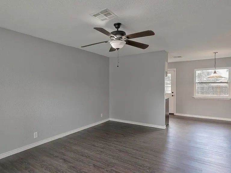 309 Jeanette Dr — Photo 9