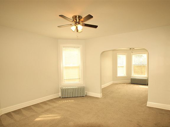 4th image of 4942 W Hutchinson St #2
