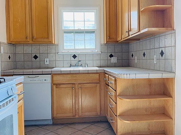 4th image of 11319 Washington Pl