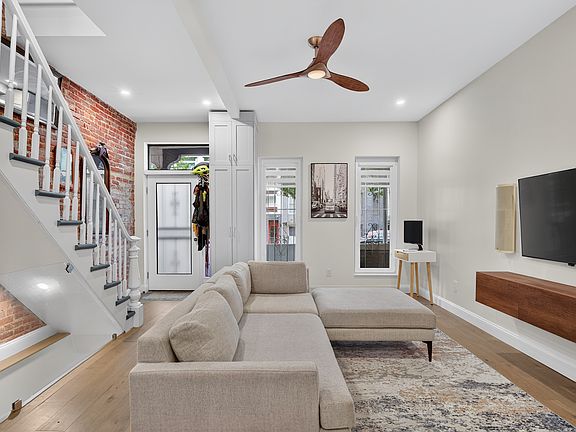 5th image of 1076 Lafayette Ave #1
