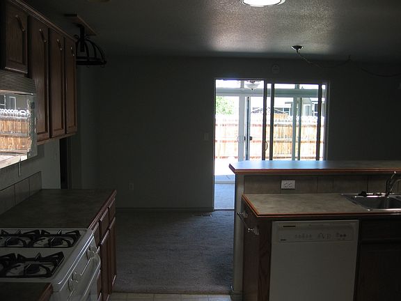 Dinning rm & enclosed porch