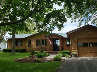837 E Broadway St, Cape Vincent, NY 13618