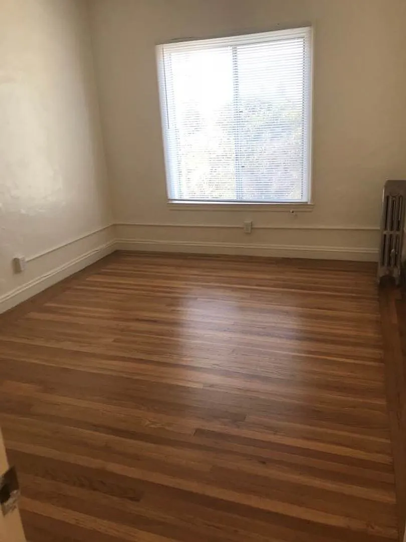 1817 Oxford St — Photo 3