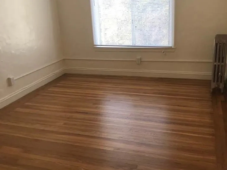 1817 Oxford St — Photo 10