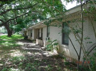 1303 Kingfisher Dr, Beeville, TX 78102