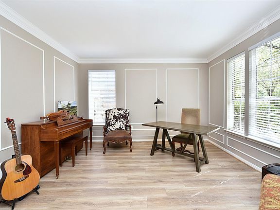 4th image of 2018 Cypress Bend Ln