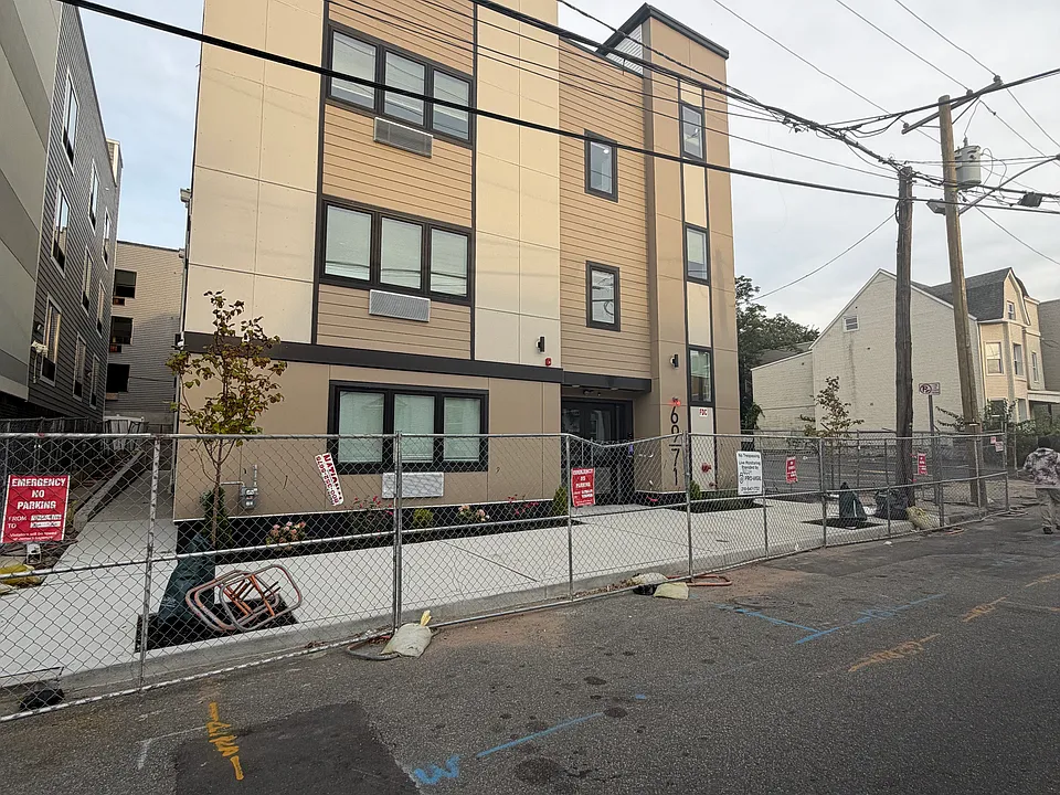 69-71 Auburn St #2