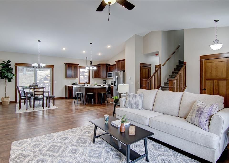 4715 Oakwood Hills Pkwy, Eau Claire, WI 54701 MLS 1572792 Zillow