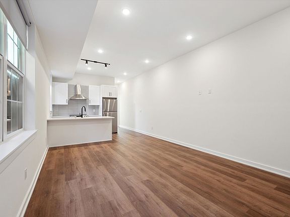 2nd image of 2513 N Howard St #203