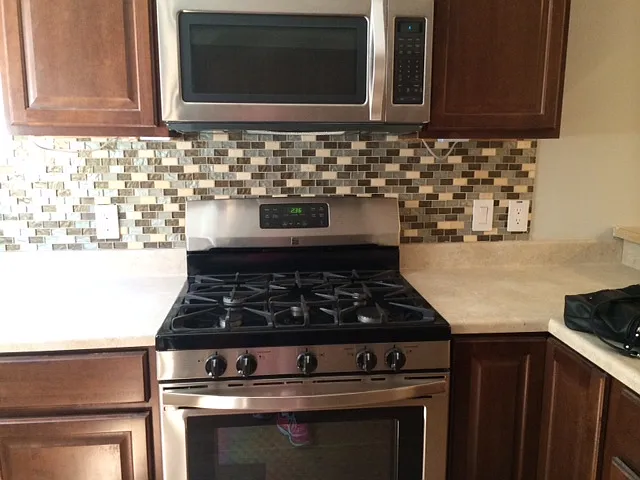 2 bed, 845 sqft, $1,275 — Photo 2