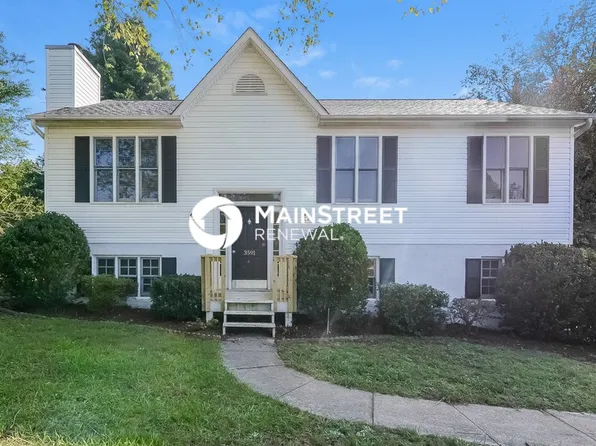 3591 Robinwest Dr, Pfafftown, NC 27040
