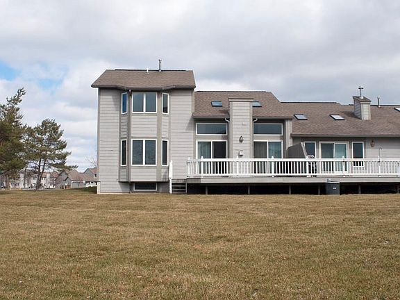 3rd image of 223 Oarlock Cir