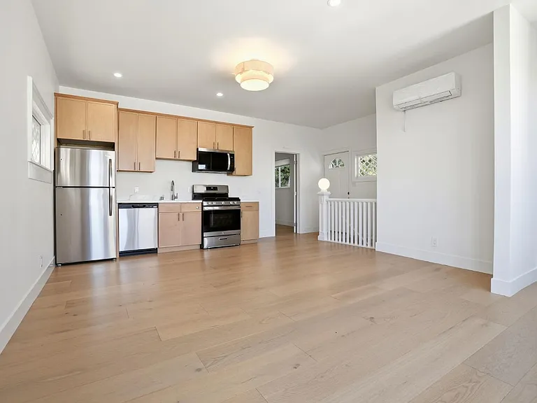 172 Bella Vista Ave #C — Photo 8