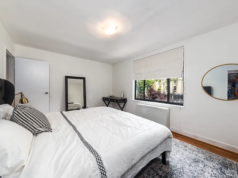 5112 Macarthur Blvd NW — Photo 11