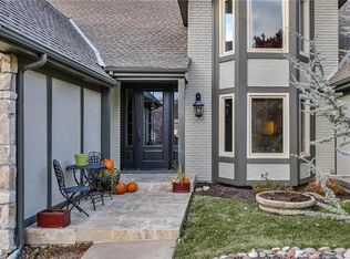 3700 W 120th St, Leawood, KS 66209