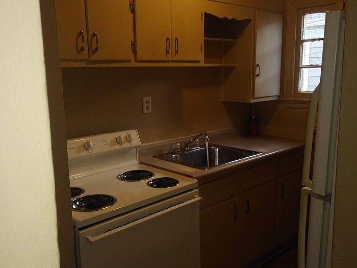 2nd image of 4611 E 19th St