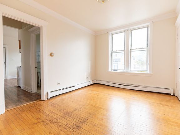 2nd image of 3700 W Armitage Ave #3R