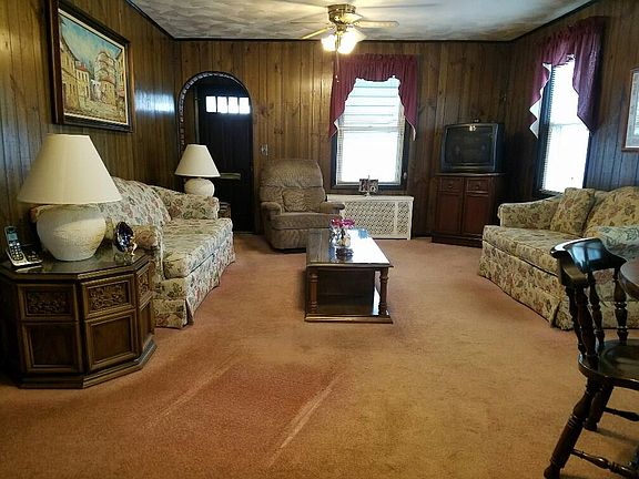 3rd image of 72 Baird Ave
