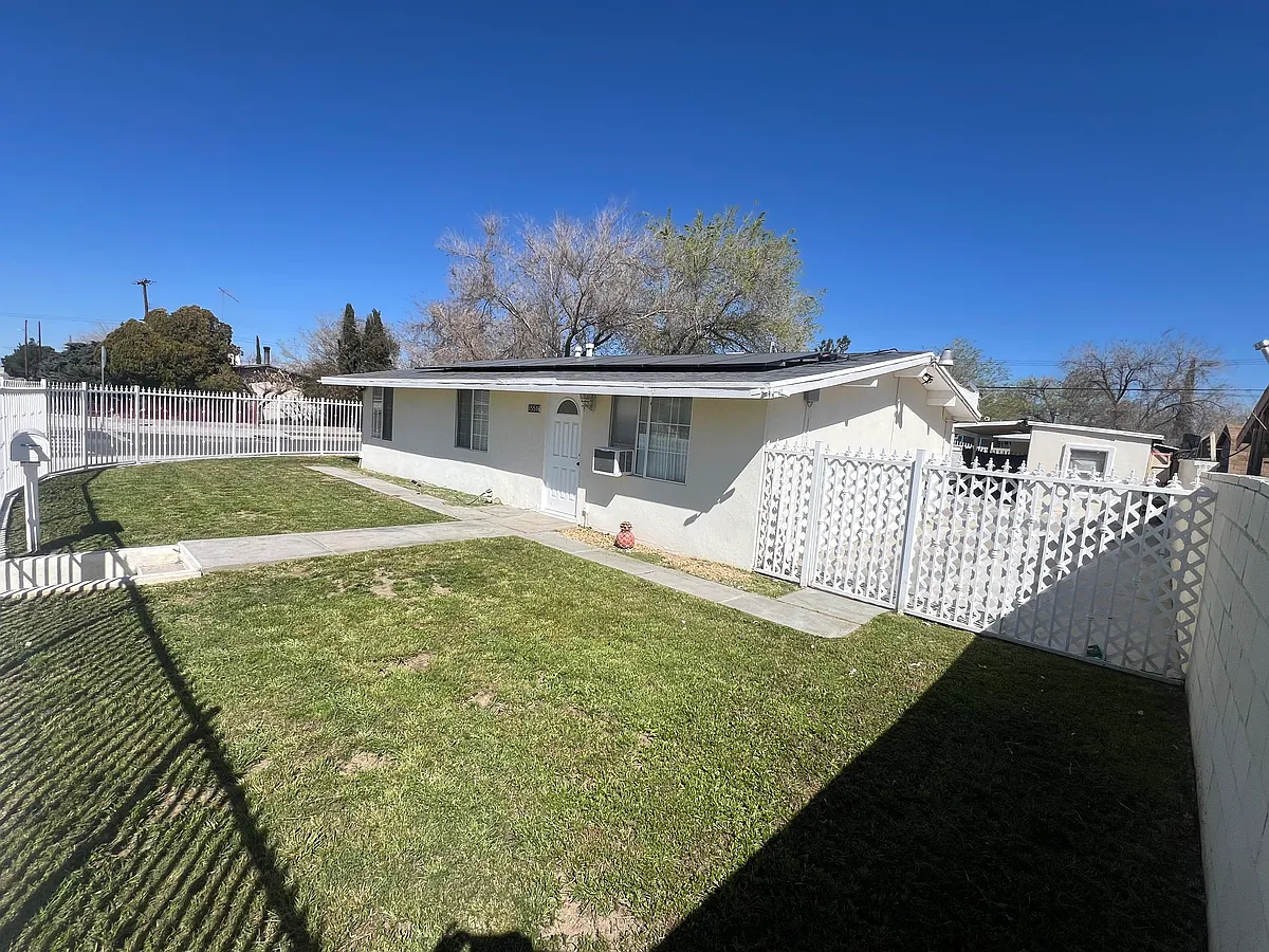 Building Photo - 45546 10th St W