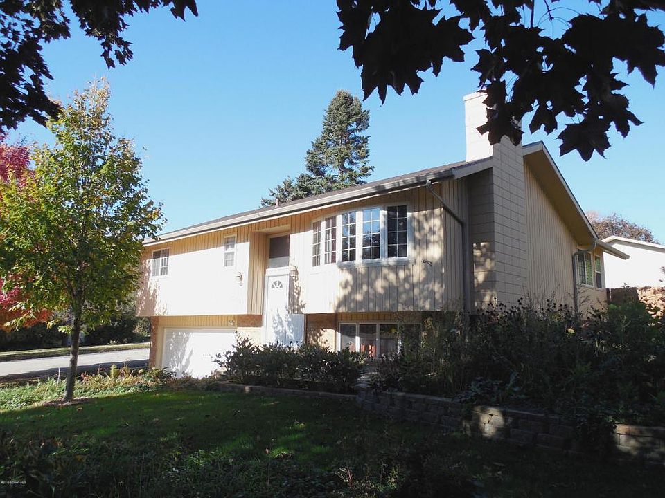 1st image of 3101 Crescent Ln NW