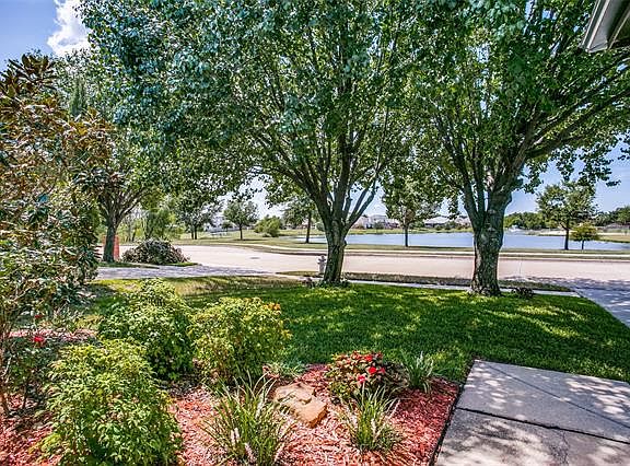 2nd image of 11828 Hickory Cir