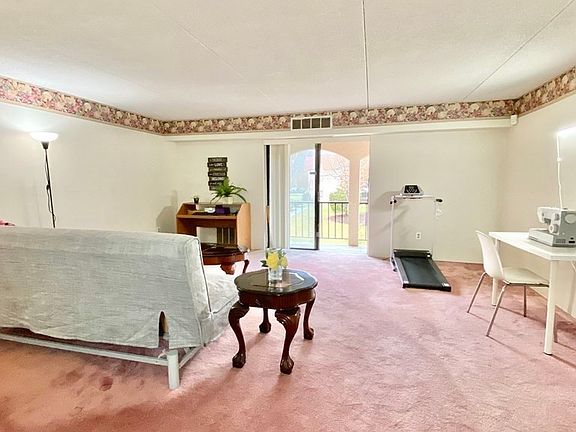 3rd image of 685 Oak St #27-6