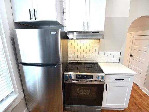 3rd image of 1725 Canyon Blvd APT A