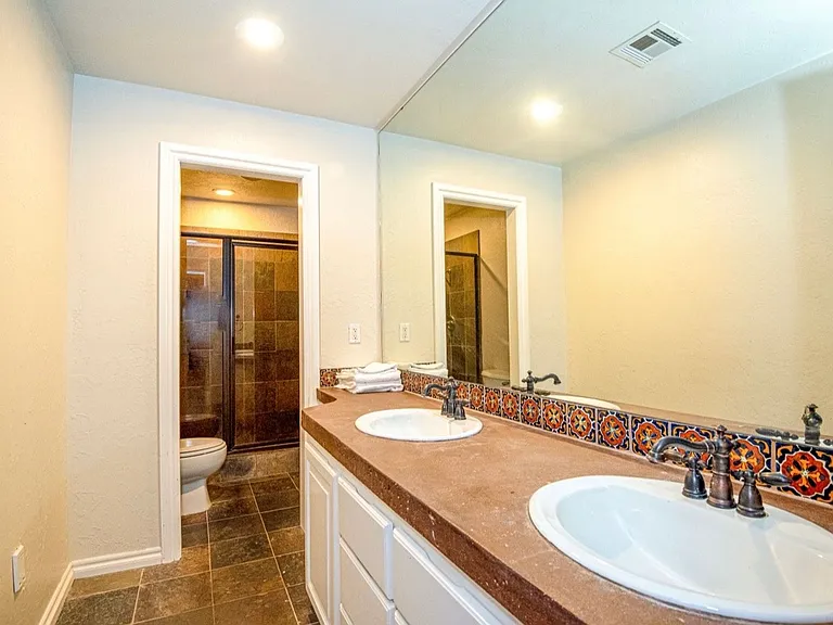 7623 Wyatt Lake Dr — Photo 36