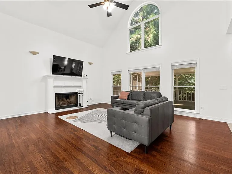 790 Milton Oaks Dr — Photo 13