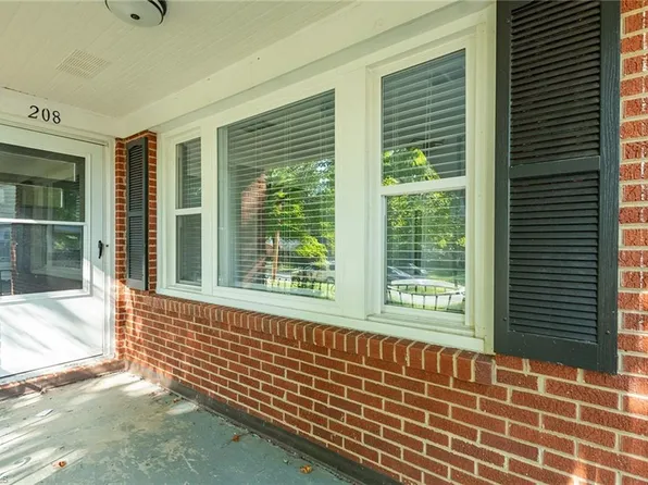 208 Avondale Dr, Lexington, NC 27295