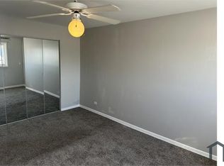 520 N Roberts Dr, Glenwood, IL 60425