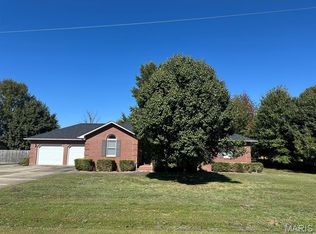 802 Chautauqua Ln, Dexter, MO 63841