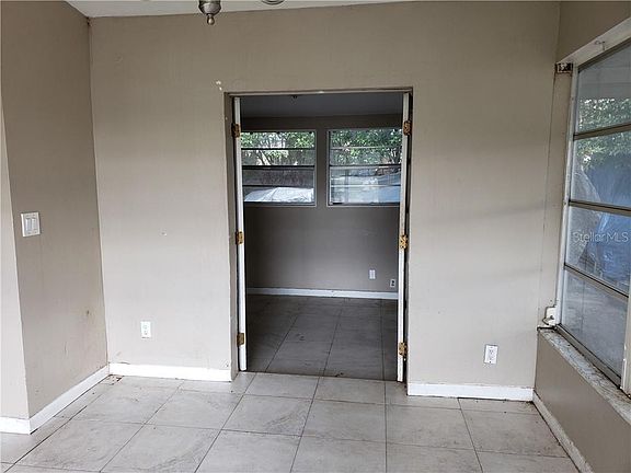 4th image of 2367 Greenwood St