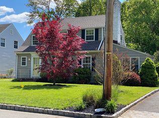 105 Mali Dr, North Plainfield, NJ 07062