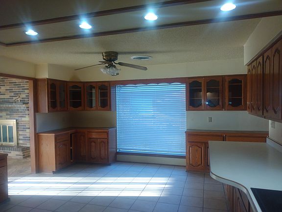 4th image of 1606 Delano Dr