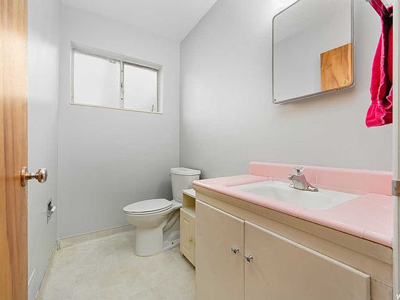 5th image of 1739 E Moor Dale Ln