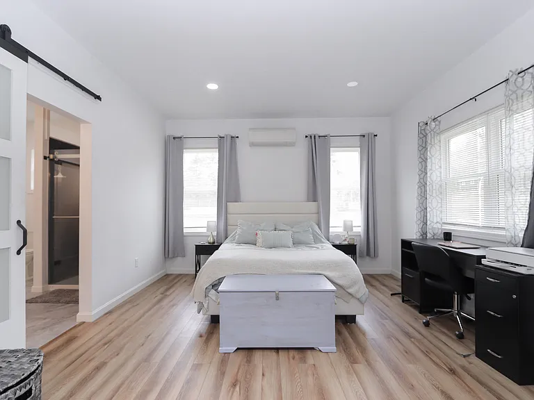 177 Thompson St — Photo 18