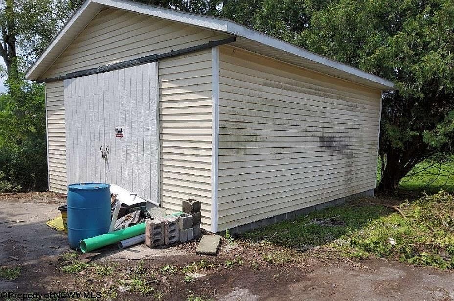 2nd image of 775 E Dailey Rd