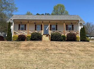 104 Sycamore Dr, Pickens, SC 29671