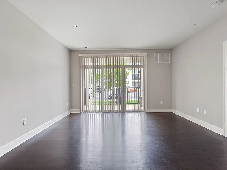 Essex Chase Apartments — Photo 20