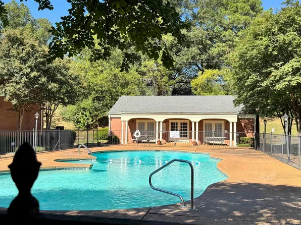 5718 Quince Rd APT 10, Memphis, TN 38119