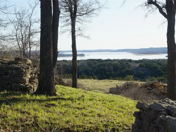 615 Caprock Ct, Graford, TX 76449