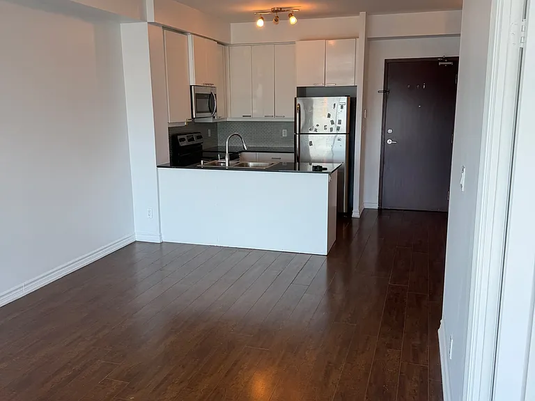 1328 Birchmount Rd #1204 — Photo 3
