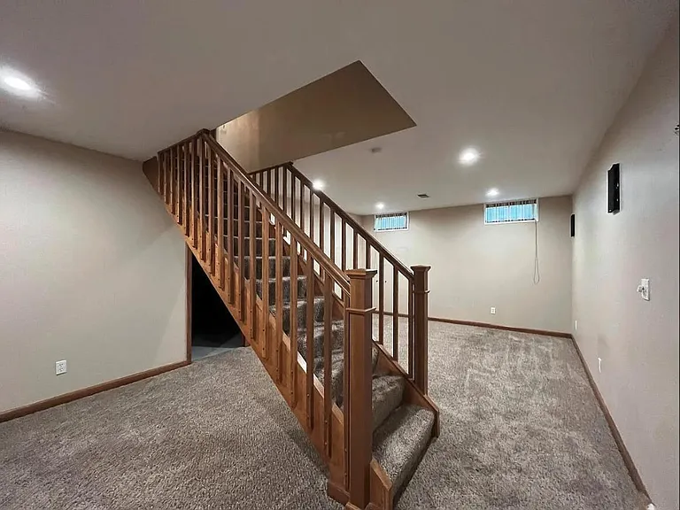 440 Taylor Ave — Photo 13
