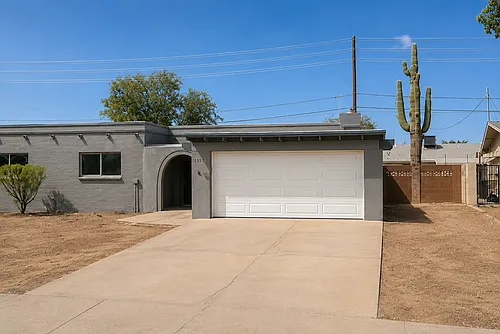 3558 W Griswold Rd Photo 1