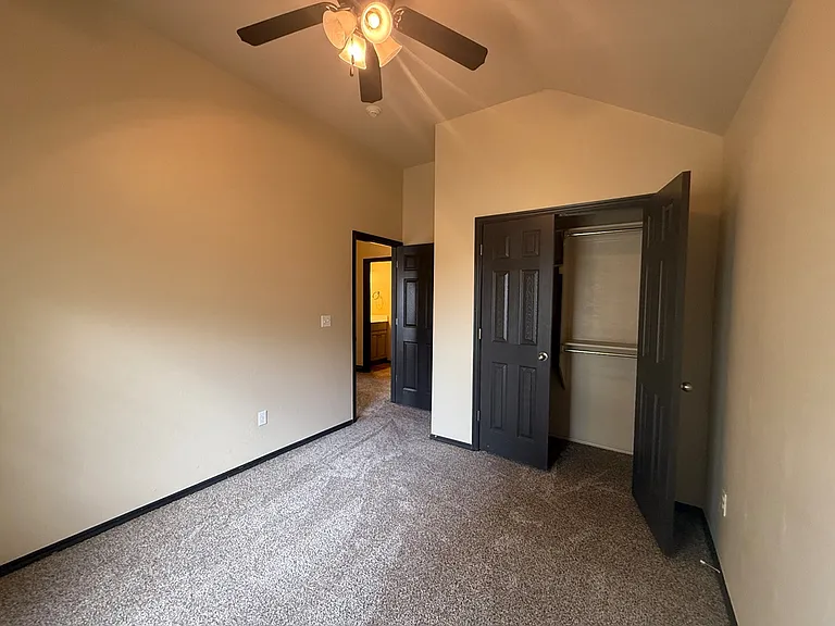 19132 Cottonwood Ct — Photo 32